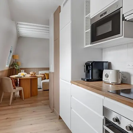 Saint Placide Vi 아파트 *